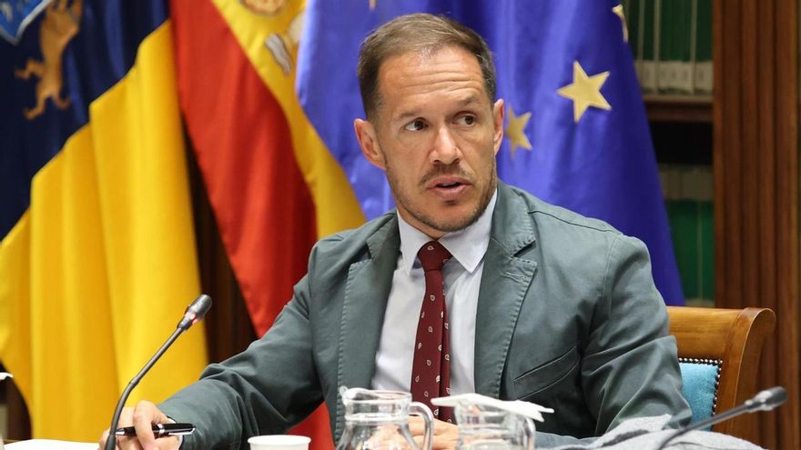 El Gobierno canario insiste en la central eléctrica flotante para Gran Canaria: "Será temporal"