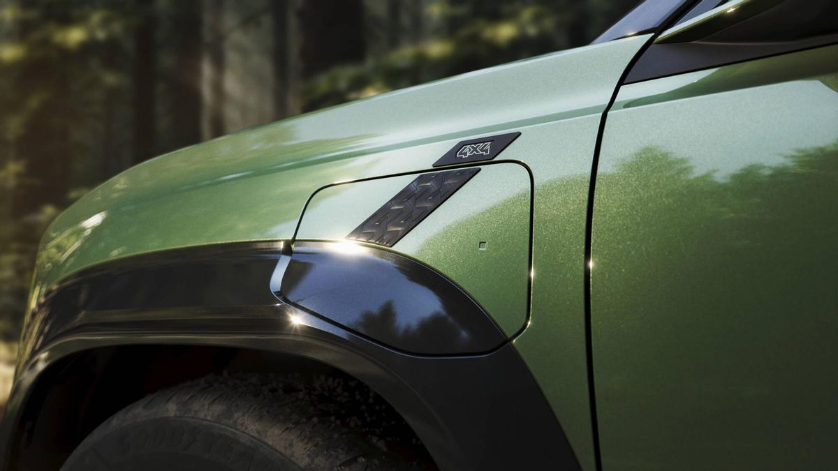 Detalle de la boca de carga eléctrica.