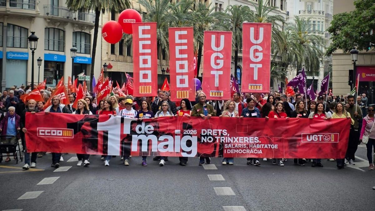 Miles de personas se manifiestan en València por el 1 de Mayo: "Hay motivos de sobra para llenar las calles"