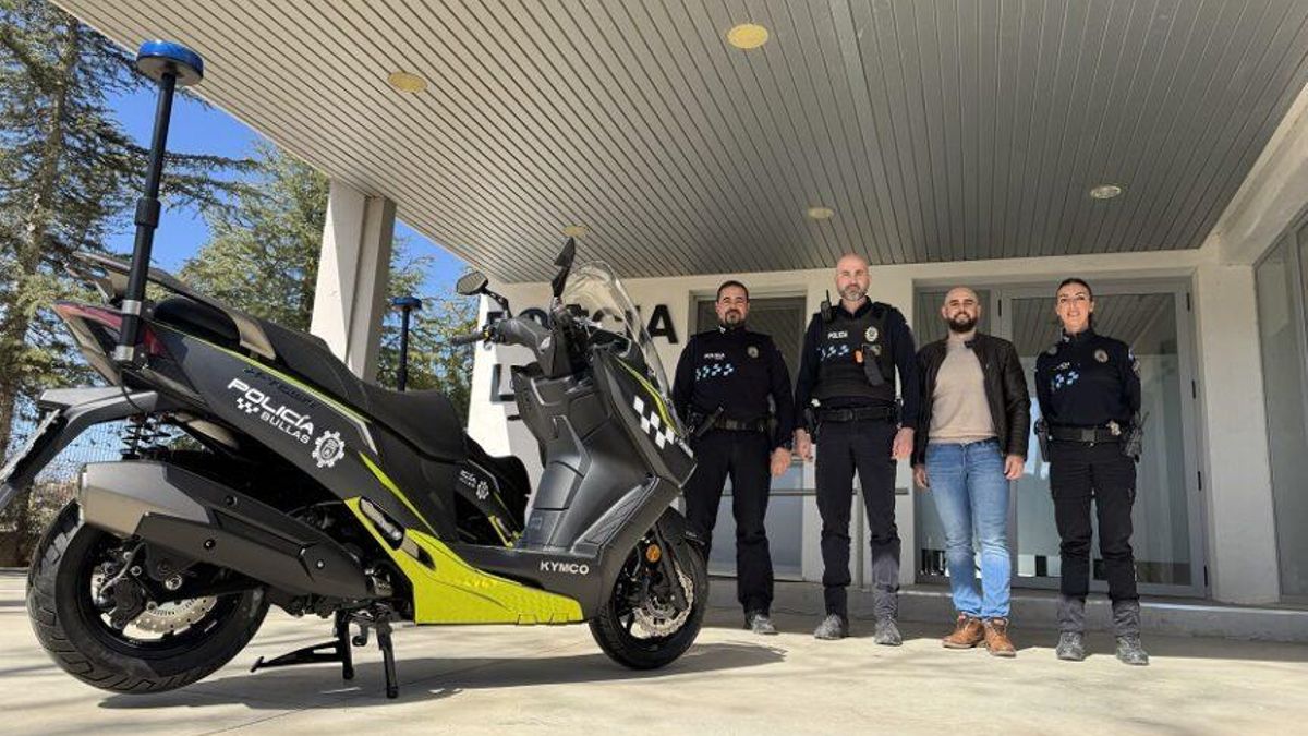 Bullas refuerza la movilidad y seguridad ciudadana con la incorporación de dos nuevas motocicletas para la Policía Local