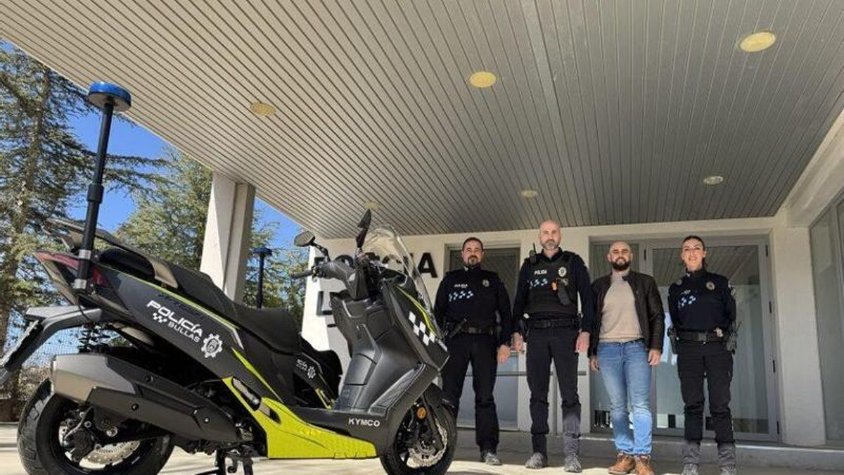 Bullas refuerza la movilidad y seguridad ciudadana con la incorporación de dos nuevas motocicletas para la Policía Local
