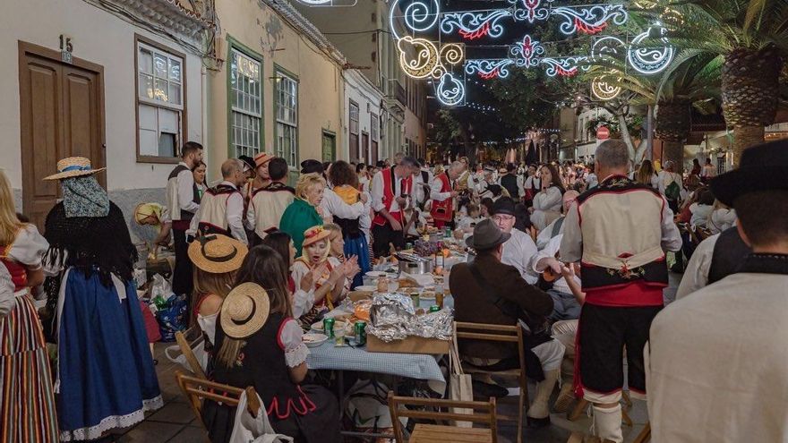 Más de 14.000 personas asistieron al Baile de Magos de Santa Cruz de Tenerife. / FOTO: SOCIEDA DE DESARROLLO DE SANTA CRUZ