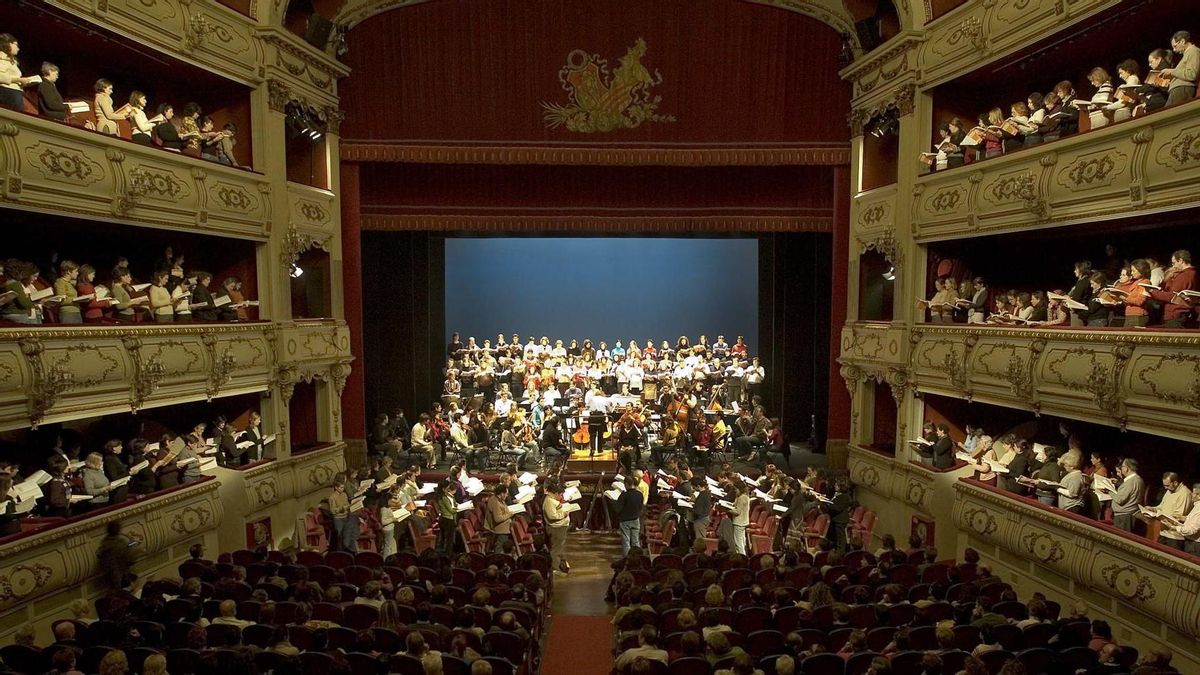 Una actuación en el Teatro Principal de València.