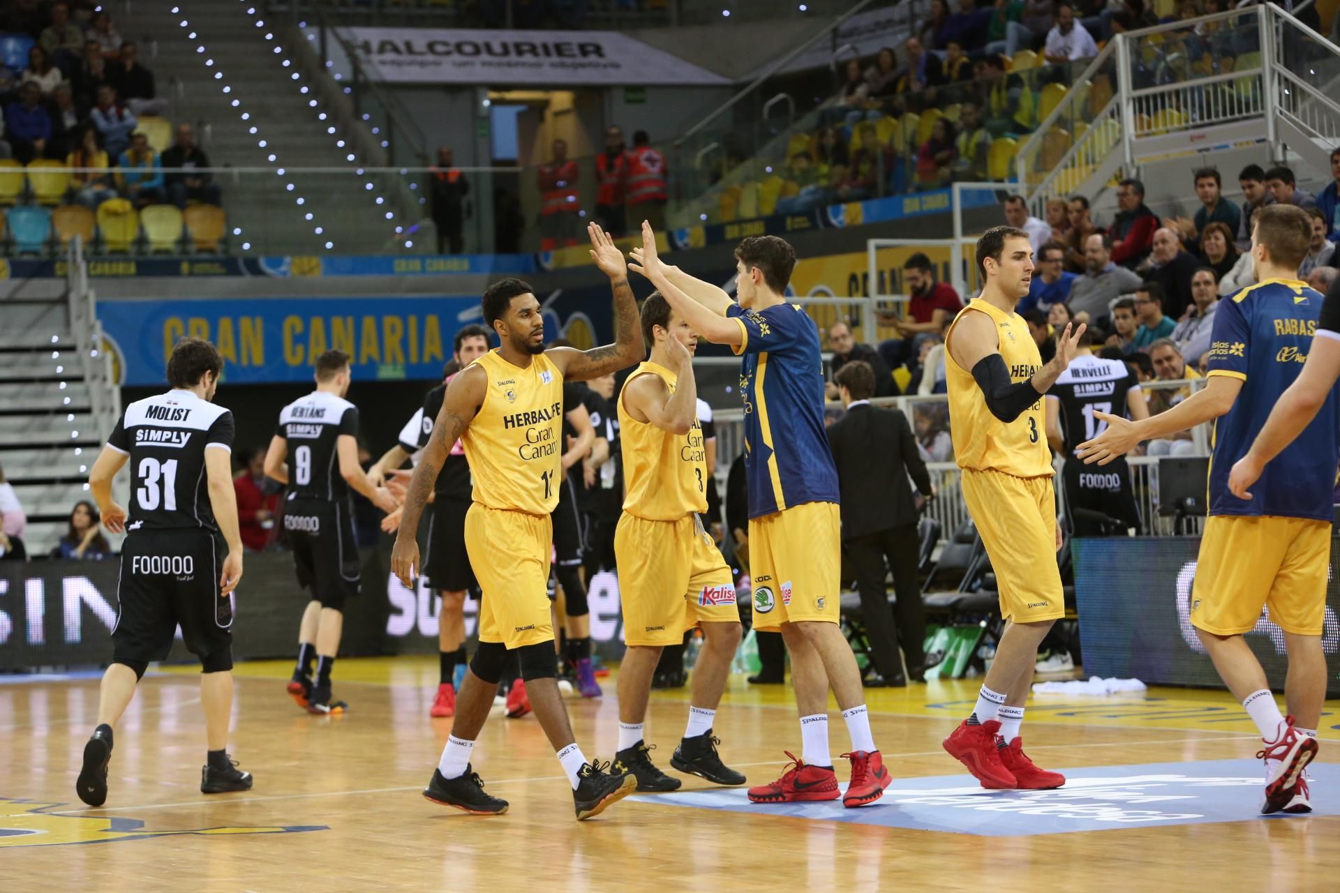 Partido entre el Herbalife Gran Canaria y el Dominion Bilbao Basket en el Gran Canaria Arena. (Alejandro Ramos).