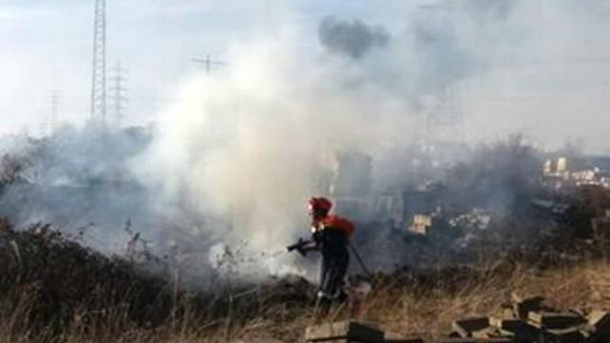 Incendio en Navatejera, zona próxima a Hospitales.