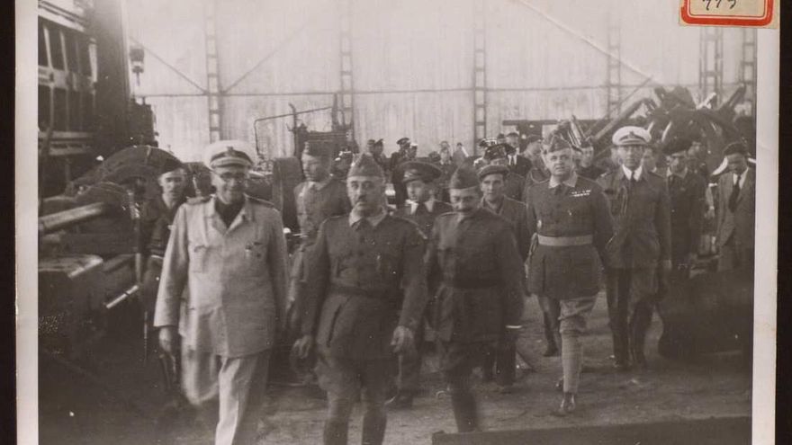 "Franco Visita la Constructora Naval de Reinosa".