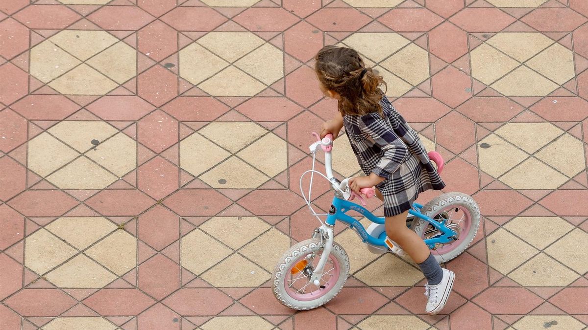El lío de la admisión de menores con dependencia en las escuelas de verano en Sevilla provoca la crítica de las familias