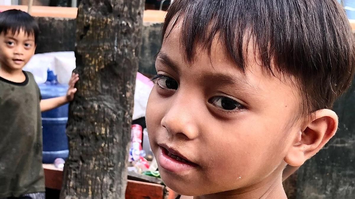 Una mirada a los niños en los suburbios de Manila
