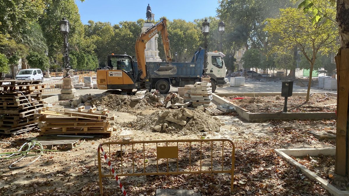 La Plaza Nueva de Sevilla tendrá veladores: el Ayuntamiento alega que irán en los laterales para esquivar la tormenta