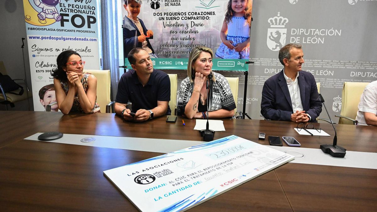 La directiva de la Asociación 'Por Dos Pulgares de Nada'.