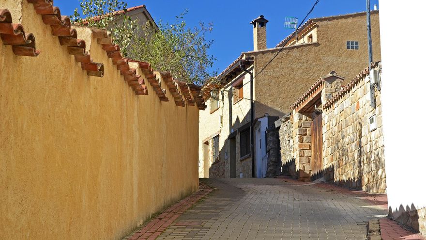 Una calle de Huerta del Marquesado (Cuenca), que tiene 150 habitantes