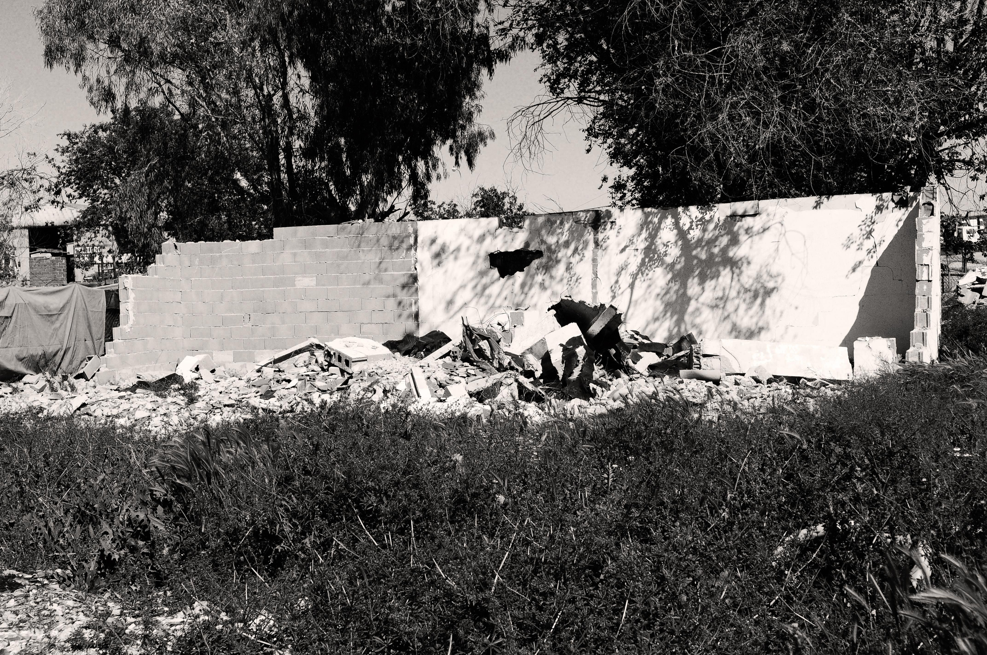 Ruinas de lo que fue la casa de María. No se recogen los restos de las casas demolidas para evitar nuevas construcciones en el mismo lugar