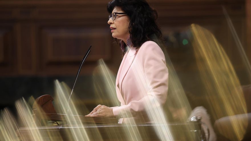 La reforma del Gobierno para incluir el aborto en la Constitución salva los vetos del PP y Vox