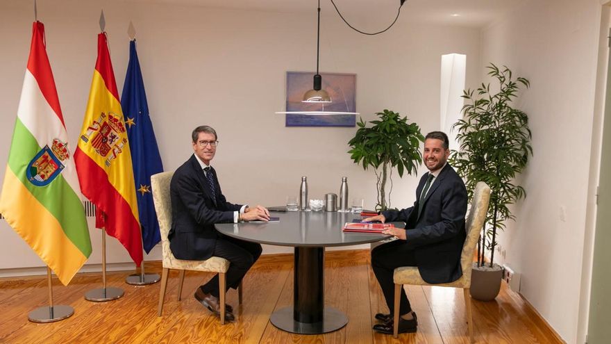 Gonzalo Capellán y el líder del PSOE en La Rioja, Javier García