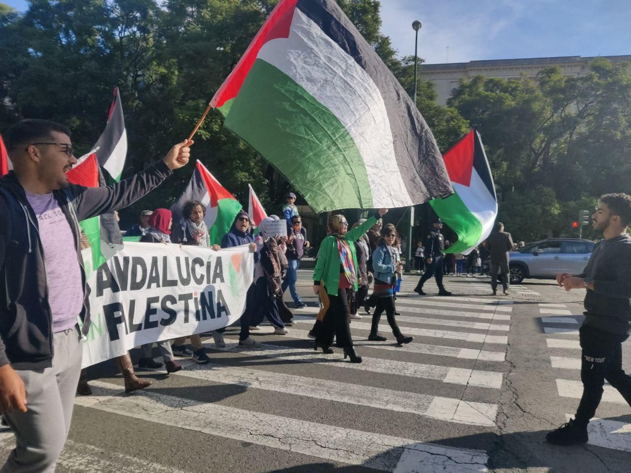 "Andalucía con Palestina" ha sido el lema de una de las pancartas que conformaban la marcha del 46 aniversario del 4D