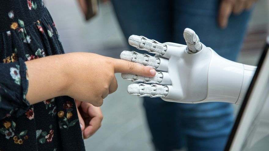 ¿En qué consiste el test de Turing? La visionaria prueba para distinguir a las máquinas de las personas