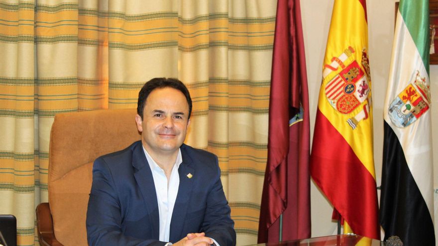 Fiscalía pide 13 años de inhabilitación para el alcalde de Montijo según el PP