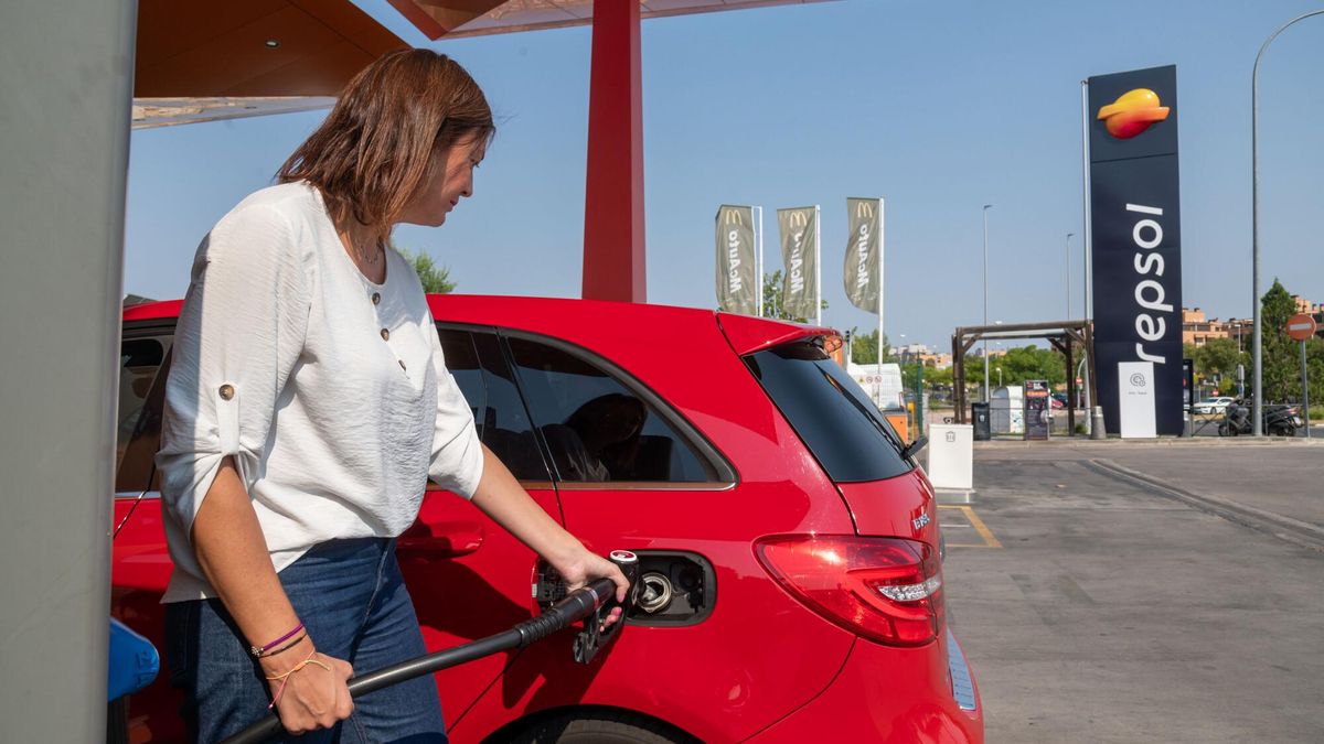 ¿Cómo ahorrar al repostar? Repsol aumenta sus descuentos en combustibles hasta el 6 de abril