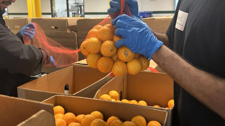 Miles de latinos abarrotan los bancos de comida en EE.UU. ante la asfixiante inflación