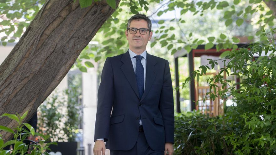 El ministro de la Presidencia, Relaciones con las Cortes y Memoria Democrática, Félix Bolaños, a su llegada al acto 'La vigencia de la declaración universal de los Derechos Humanos en su 75 aniversario’, en la Fundación Ortega - Marañón