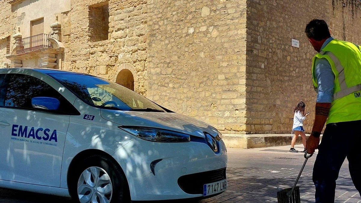 Trabajador de la Empresa Municipal de Aguas de Córdoba