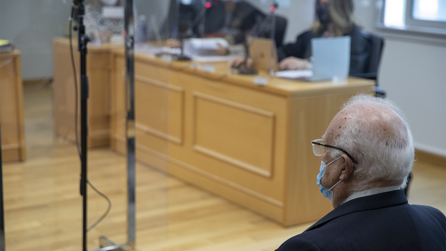 Javier Criado, el psiquiatra de la alta sociedad sevillana, condenado por "trato inapropiado, soez y humillante"