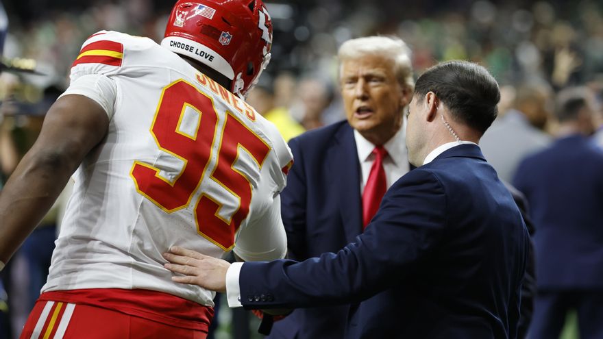 Trump anuncia aranceles del 25% al aluminio y al acero de “todo el mundo”