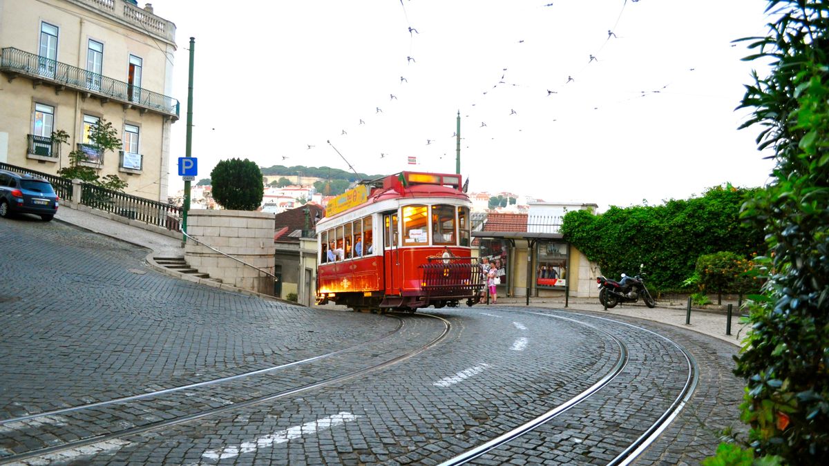 Por qué las calles de Lisboa parecen un mosaico: la historia de la calçada portuguesa