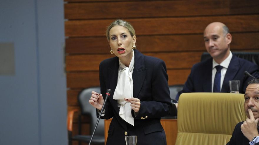 Guardiola defiende rebajar los impuestos a Almaraz y el PSOE la acusa de ceder a las "amenazas" de las eléctricas