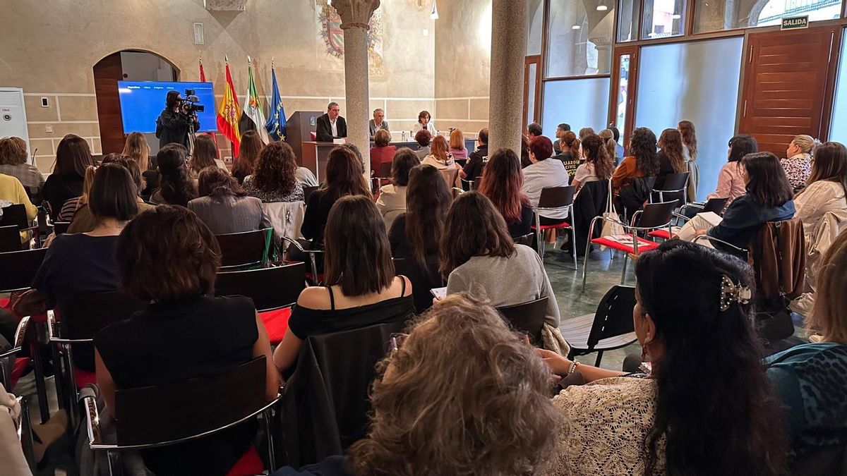 Extremadura pone el foco en las víctimas de violencia de género más vulnerables con 15 nuevas mesas de coordinación