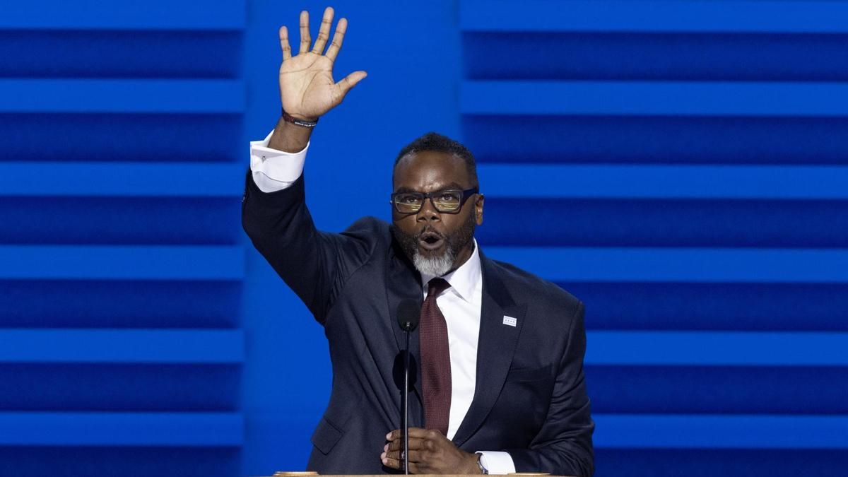 El acalde de Chicago ordena a los funcionarios de la ciudad que no colaboren con los agentes federales