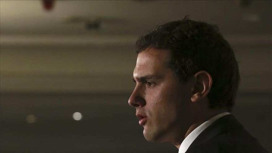 Rivera cree que la regeneración democrática pasa por los nacidos en democracia