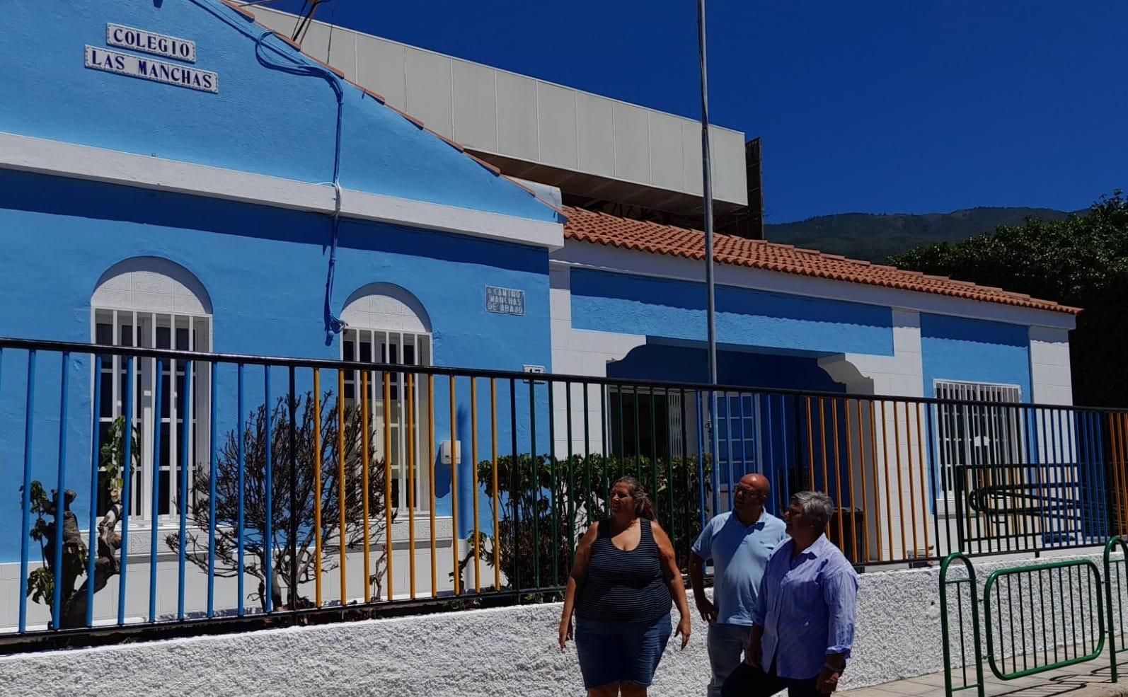 En la imagen, el CEIP de Las Manchas tras las obras de mejora.