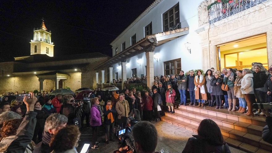 Barrax sale a la calle para rechazar el asesinato machista de Ángela Cabañero