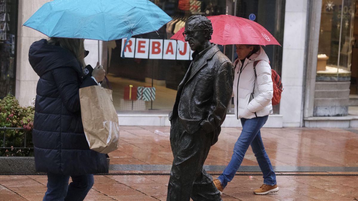 La de Woody Allen no es la única: ruta por las numerosas estatuas de esta ciudad asturiana