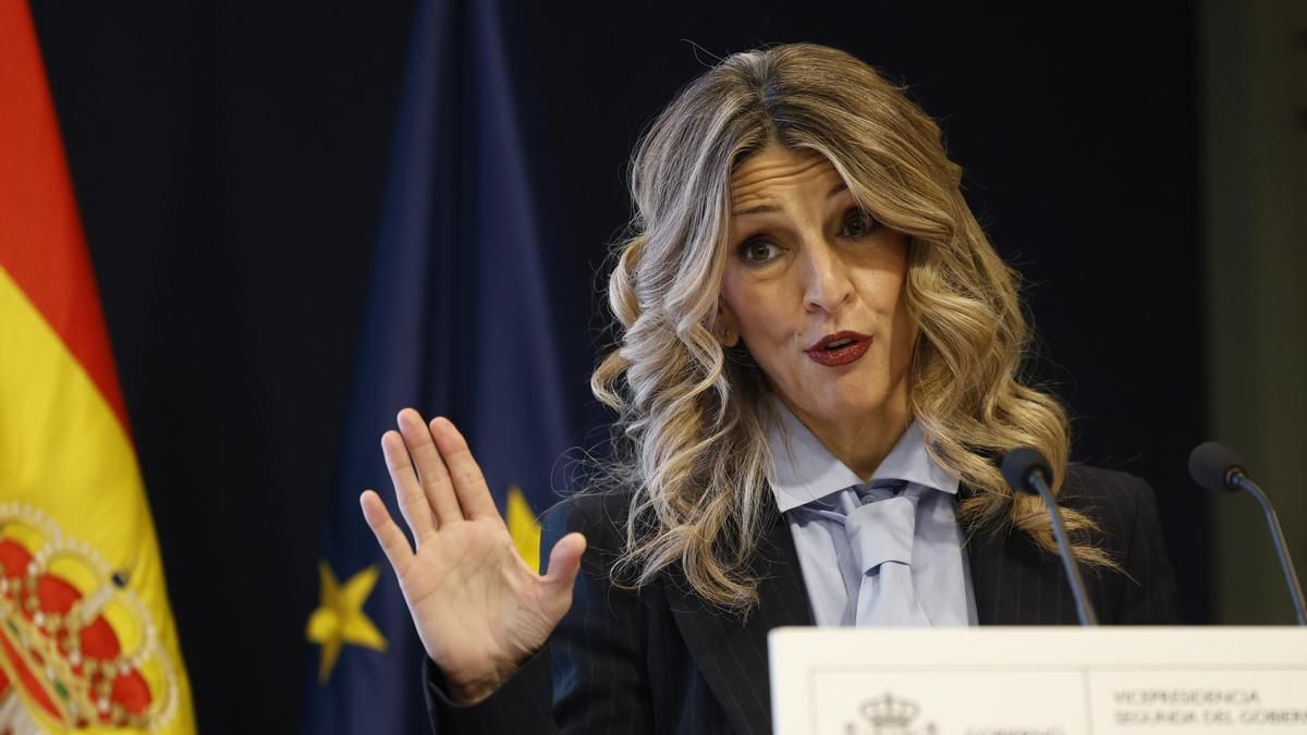 Yolanda Díaz: "El PSOE quiere dar dinero público a los caseros por cumplir la Constitución, es el mundo al revés"