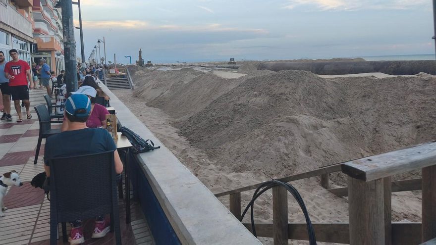 Los trabajos de regeneración de las playas de Sueca y Cullera se prolongarán durante el mes de julio