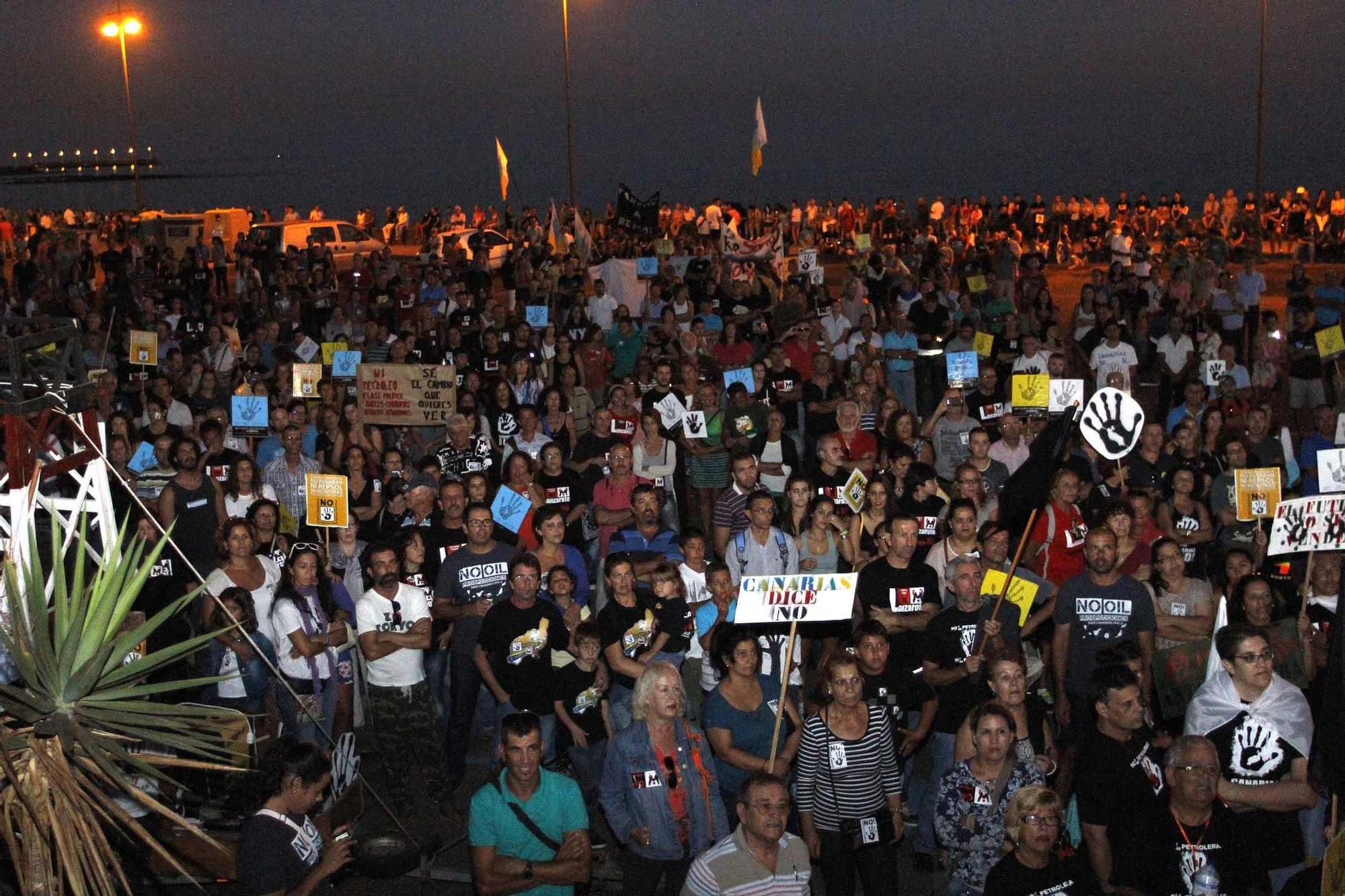 Manifestación contra las prospecciones en Arrecife.
