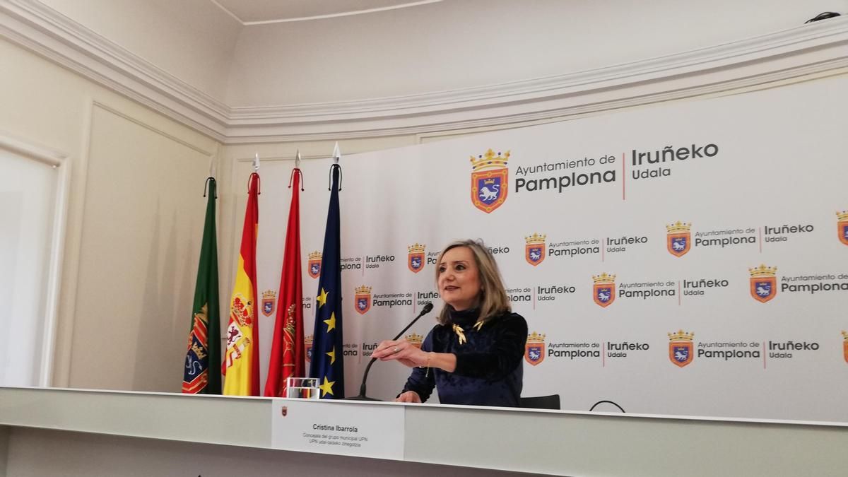 UPN acusa a Joseba Asirón de "sectario" por cambiar el escudo del zaguán del Ayuntamiento de Pamplona