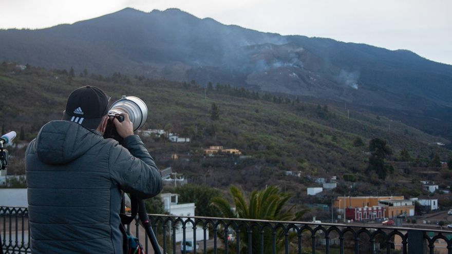 El volcán de La Palma desde la iglesia de Tajuya este 15 de diciembre