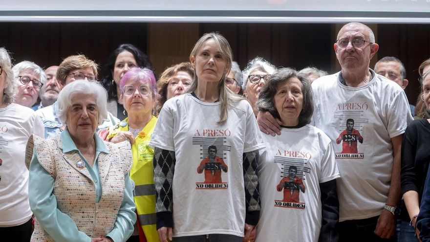 Asociaciones y entidades sociales apoyan a las víctimas de la dana durante una rueda de prensa, en el Ateneo de Madrid, a 3 de noviembre de 2025, en Madrid