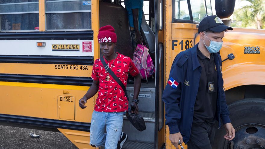 ONG contabiliza 1.700 haitianos deportados desde R.Dominicana en dos semanas