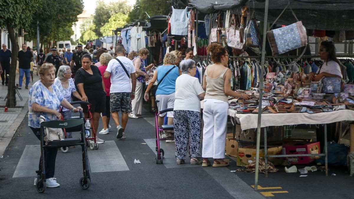 Mercadillo del sector sur vuelve junto a la avenida de Cádiz