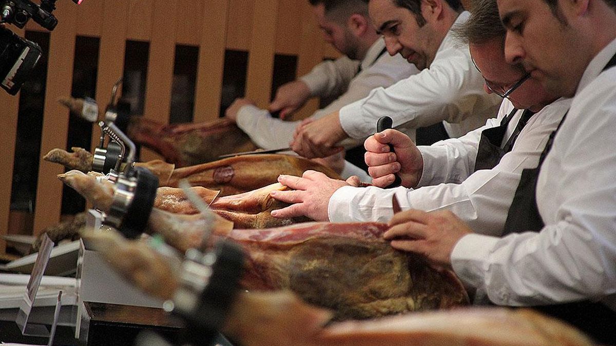 Los mejores cortadores de jamón del país se dan cita este domingo en León en el VIII Concurso ‘Ciudad de León–Agustín Risueño’