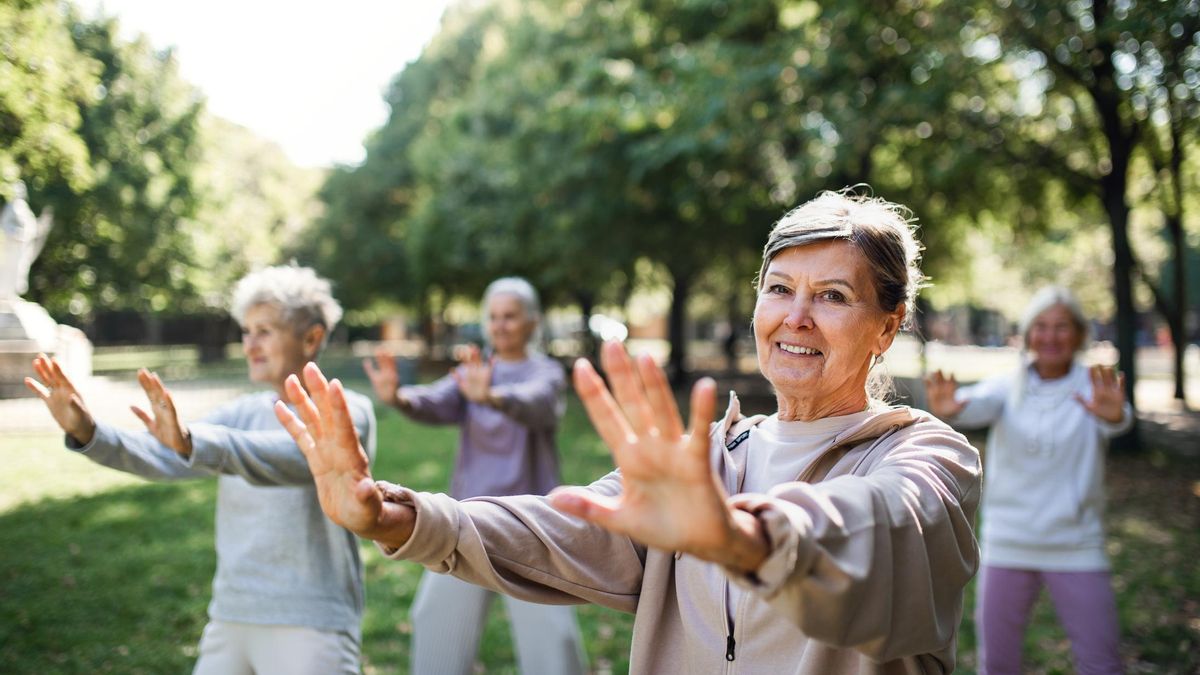 En forma y socializando: cinco actividades perfectas para un envejecimiento más saludable