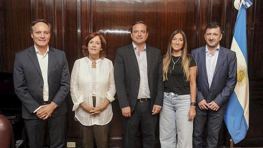 Revés para Cristina Kirchner: se partió el bloque del FDT y el oficialismo pierde cuatro senadores
