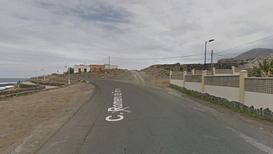 Cuatro heridos, uno de ellos grave, al chocar su coche contra un muro en Gáldar