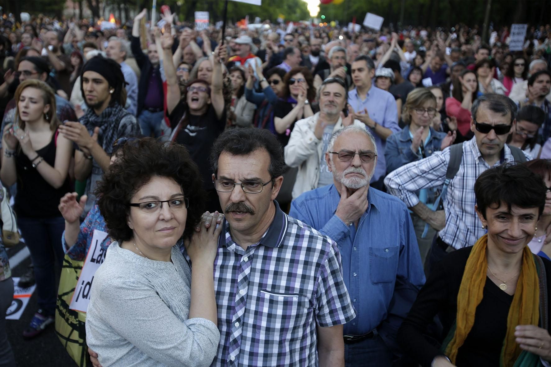 Una pareja de manifestantes al final de la marcha