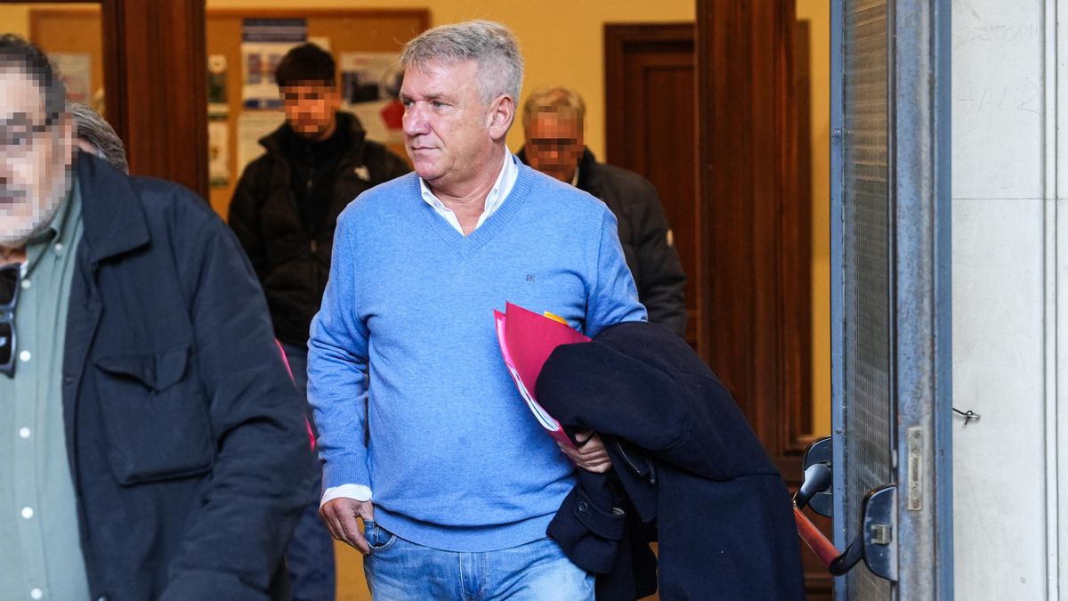 Diego Vargas, exdirector gerente del Servicio Andaluz de Salud, sale del juzgado tras declarar ante el juez por el caso de los contratos sanitarios.