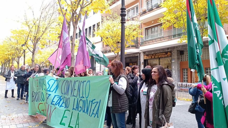 Concentración de trabajadoras de ELA.